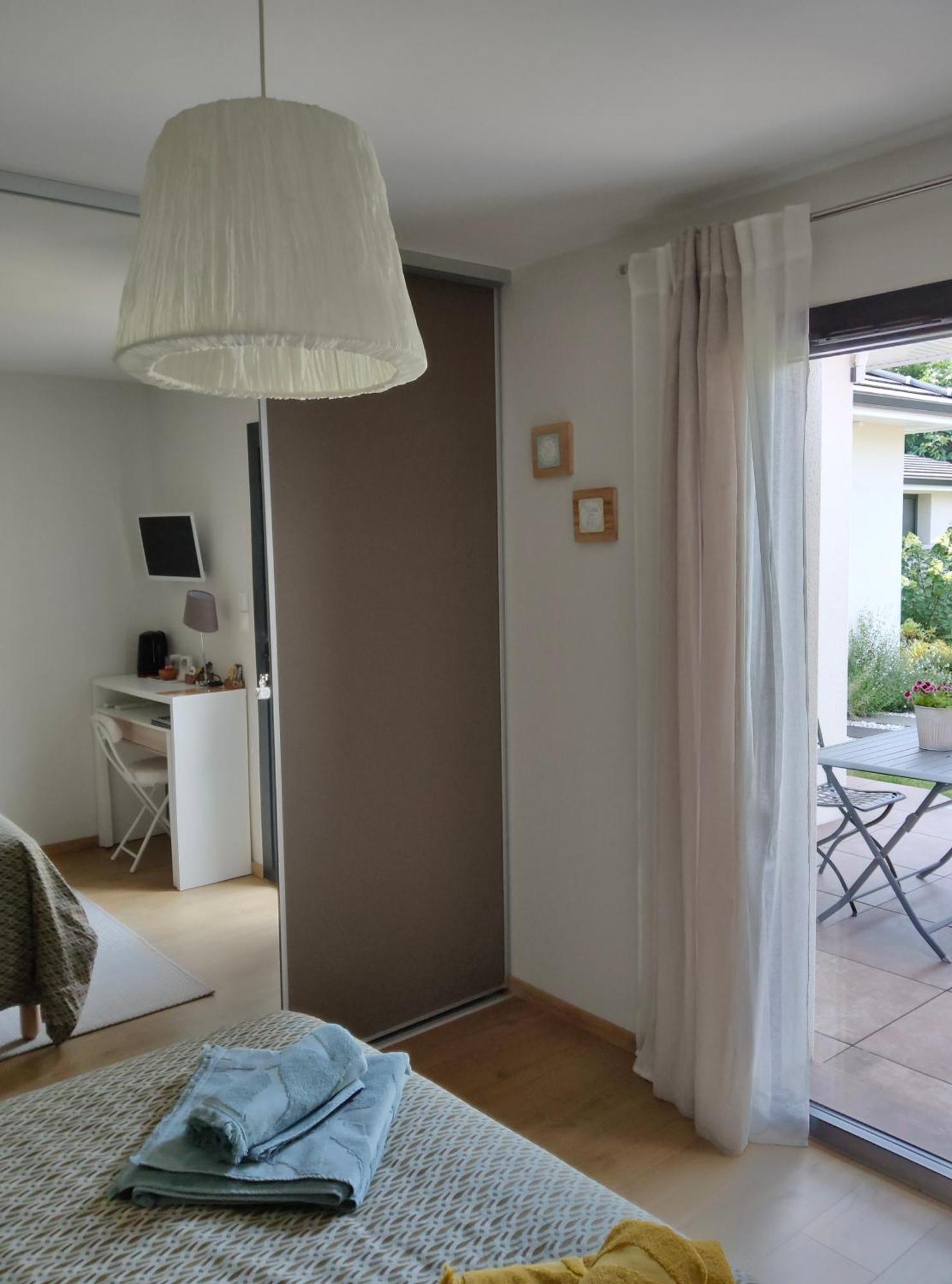 Du Cote De Chez Paule, Chambre Avec Entree Independante Et Salle D'Eau Privative Séméac Екстериор снимка